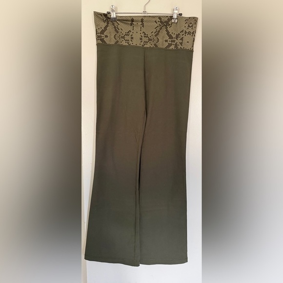 Lululemon Groove HR Flared Leggings - 2nd Release - Picture 2 of 5